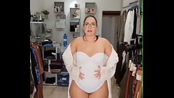 Jouer Deux modèles amateurs bbw essayant de la lingerie - partie 2