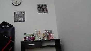 Afspelen Pittige tiener propt vibrator in haar panty stevig op webcam - uitgezonden vanuit Botswana
