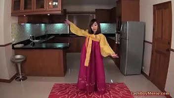 Reproducir Patty transexual tailandesa con ropa nacional coreana