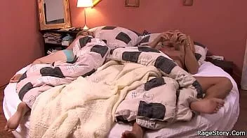 play Joven adolescente rubia monta su polla enojada