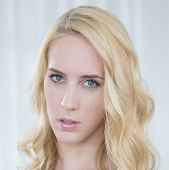 Gwiazda porno Cadence Lux